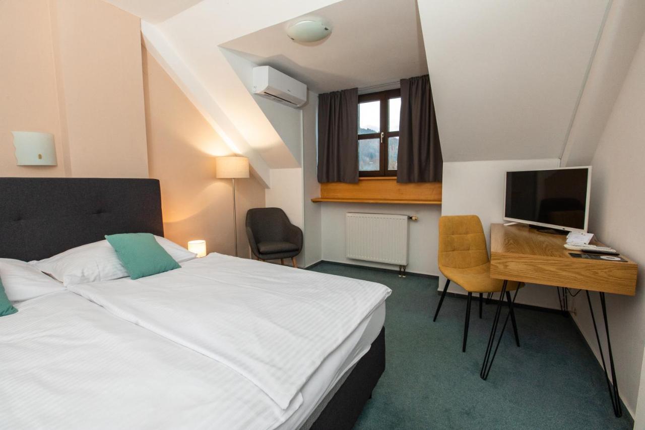 Kozjanski Dvor Podčetrtek Extérieur photo